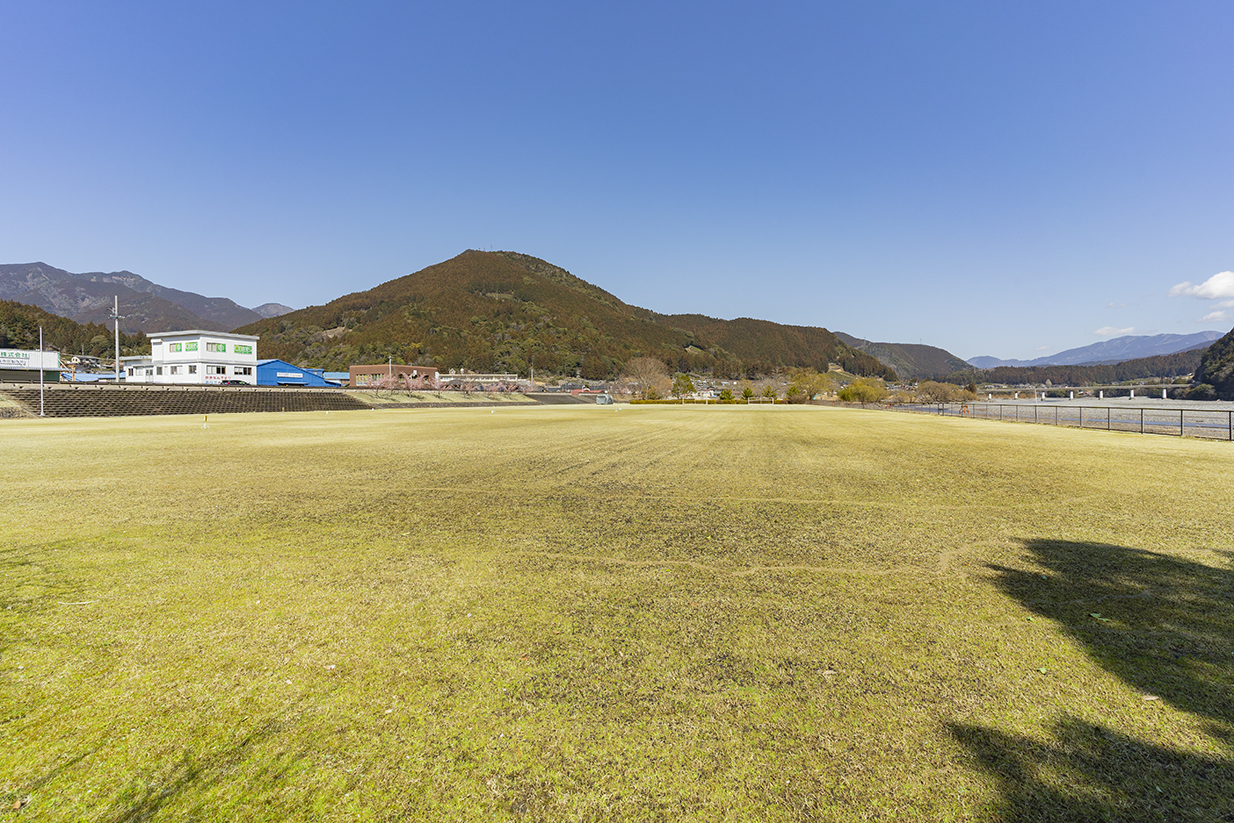 高郷大井川河川敷広場